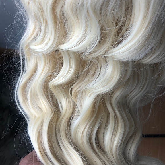 20” BLONDE WAVY LACE FRONT WIG *NEW*